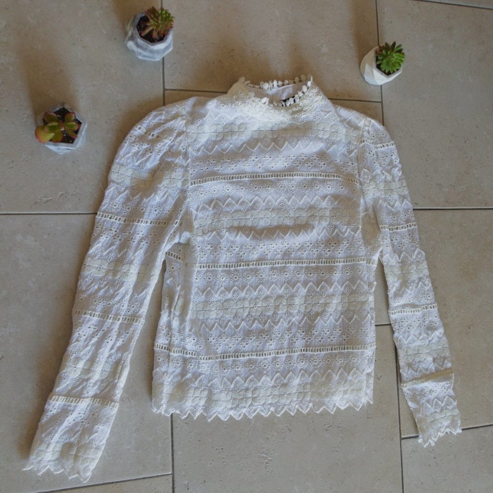 EUC Bershka Lace Top - Picture 2 of 4